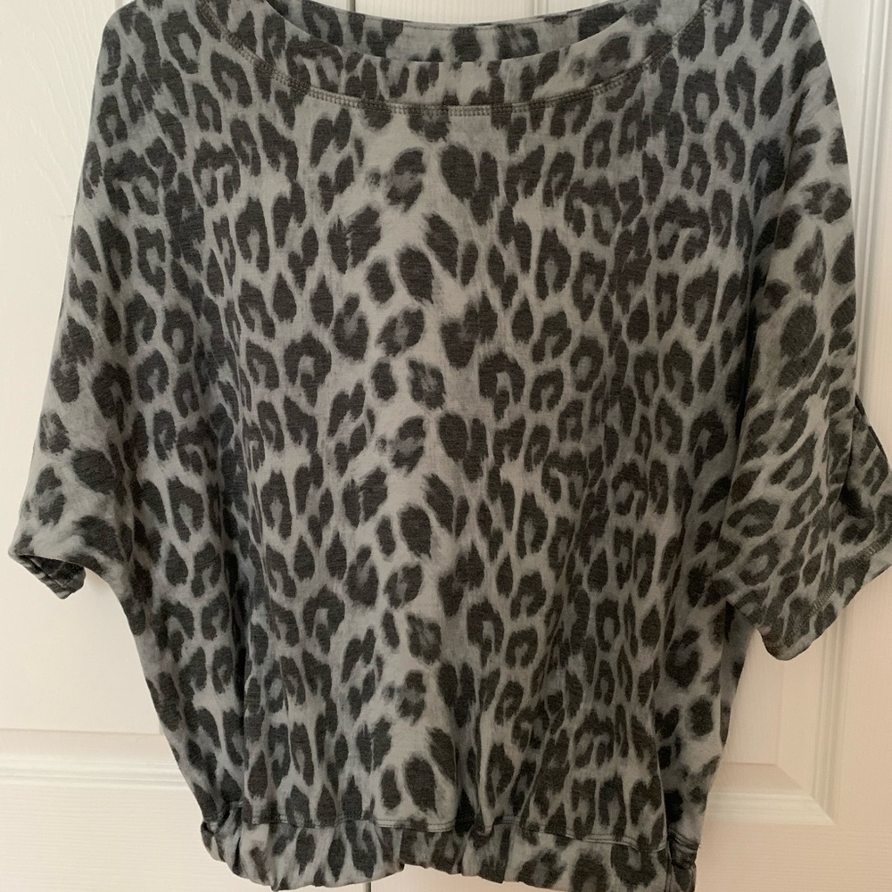 Animal print short sleeve blouse